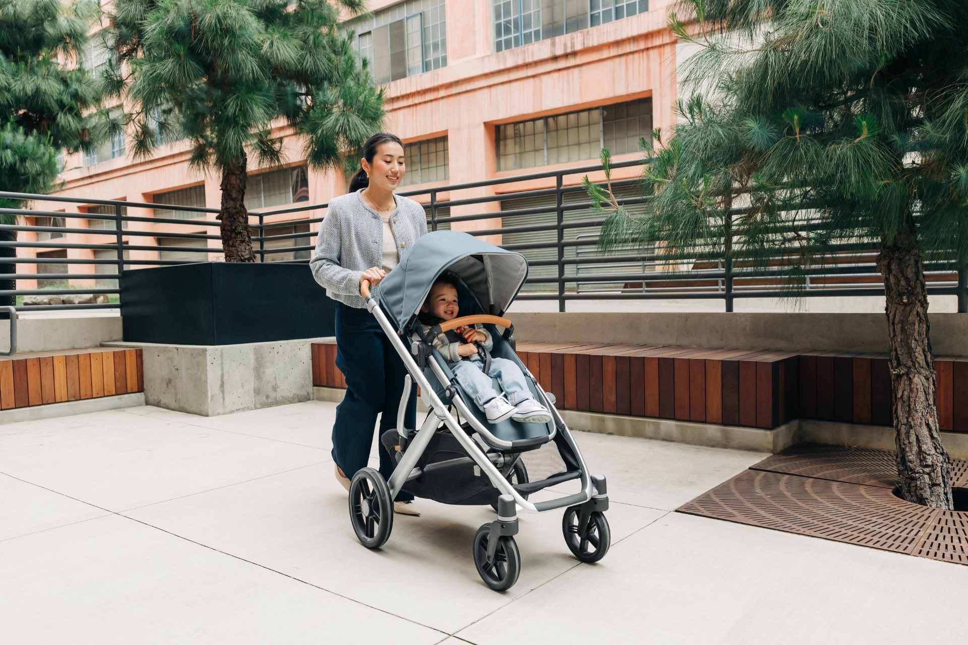 uppababy open box sale G-Luxe the reimagined UPPAbaby Vista Rod test: the long Color:Moonrock large toiletry bag