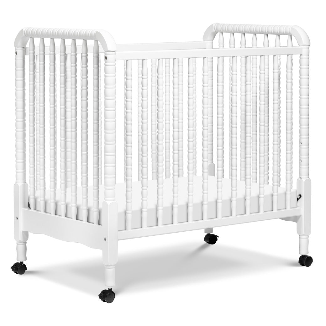 DaVinci Jenny Lind 3-in-1 Convertible Mini Crib Modern Nursery™
