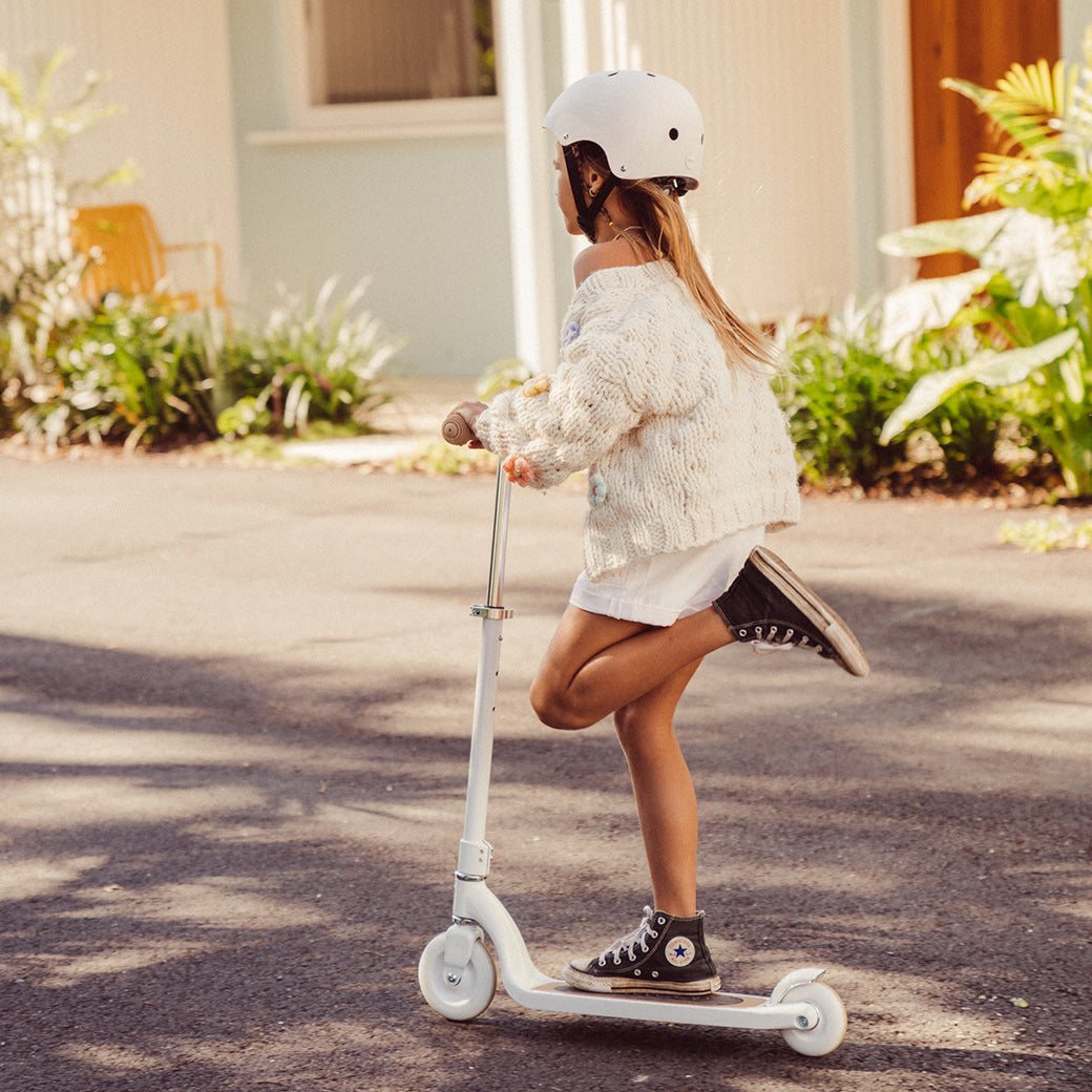 Child riding Banwood Maxi Scooter in -- Color_White