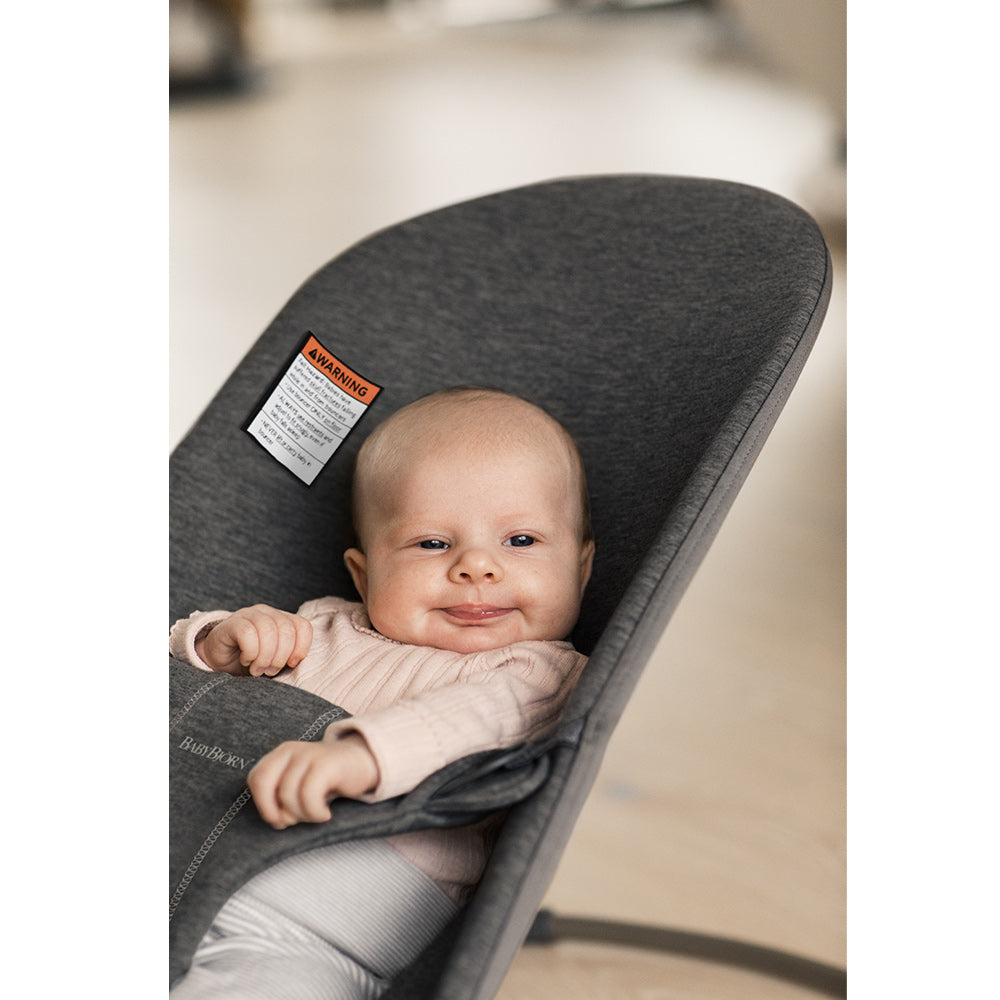 Baby sitting in BABYBJÖRN Bouncer Bliss in -- Color_Charcoal 3D Jersey