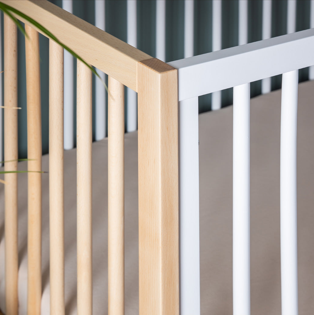 Jolly 3-in-1 Convertible Crib