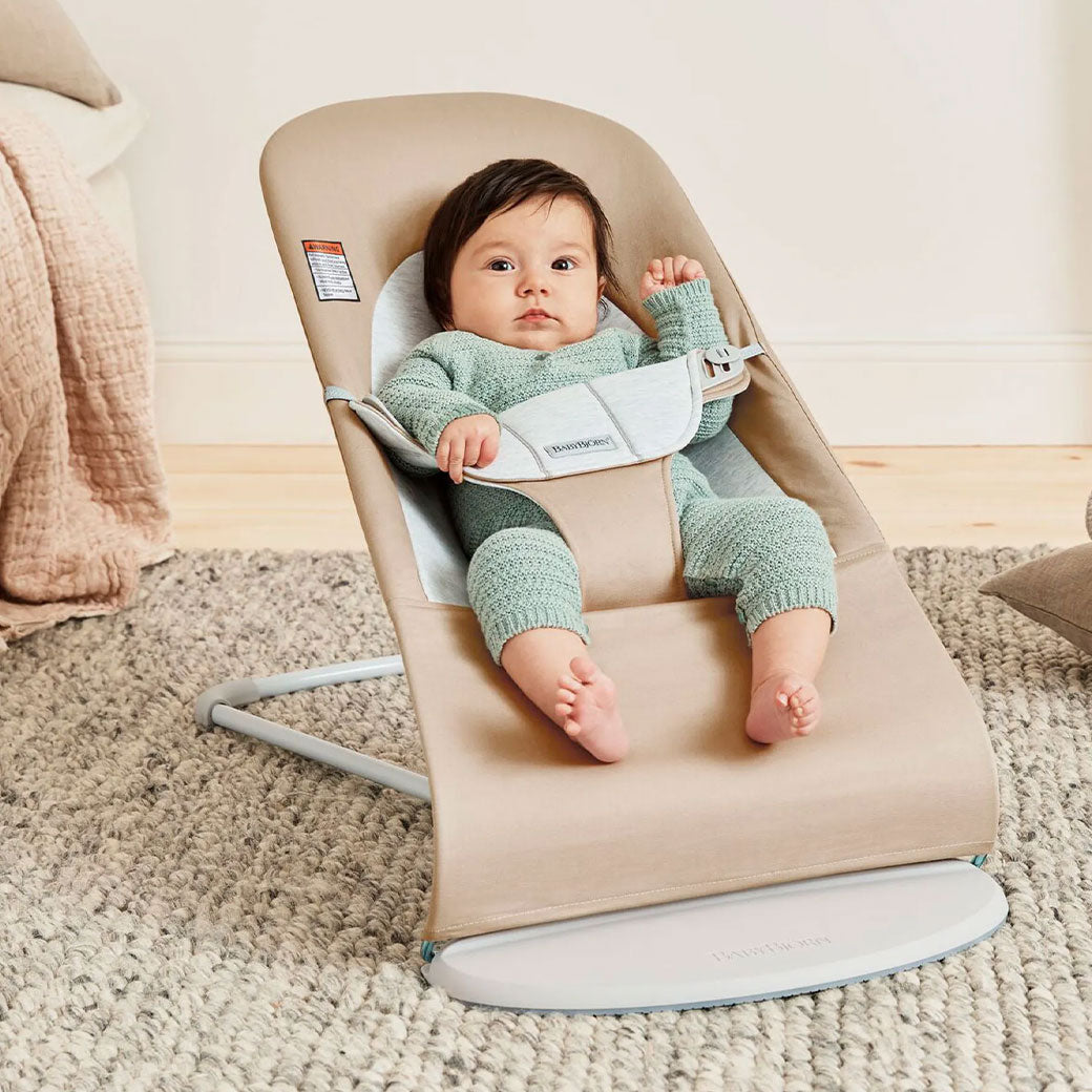 Baby in BABYBJÖRN Bouncer Balance Soft in -- Color_Beige/Gray Woven/Jersey
