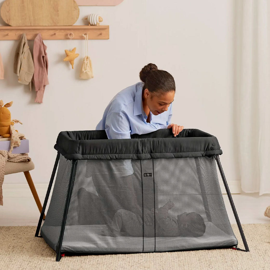 BABYBJÖRN Travel Crib Light + Fitted Sheet Bundle | Modern Nursery™