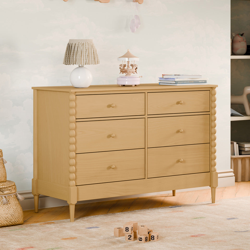 Lainey Bobbins 6-Drawer Dresser