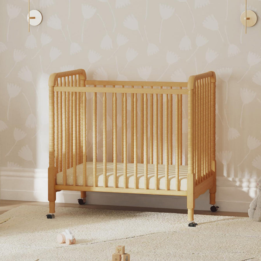 Mini Crib DaVinci Jenny Lind 3-in-1 Converts To Toddler Bed