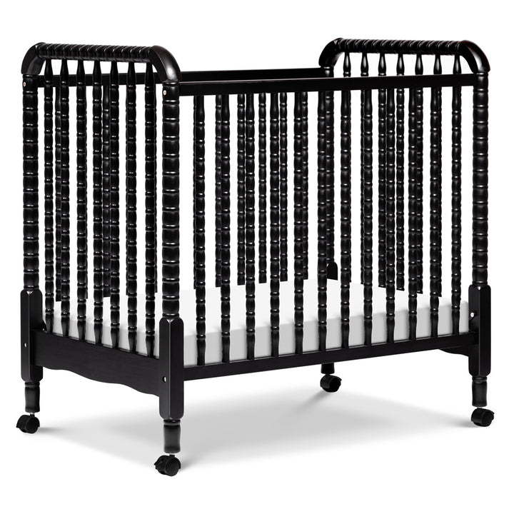 Jenny Lind 3-in-1 Convertible Mini Crib