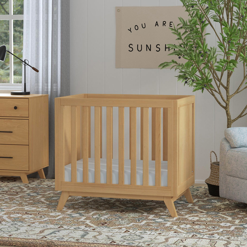 Mini Crix DaVinci Otto 3-in-1 Convertible Mini Crib | Modern Nursery™
