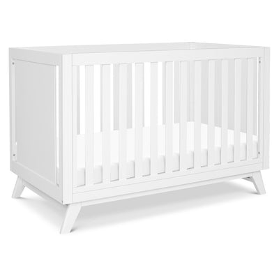 DaVinci Otto 3-in-1 Convertible Crib in -- Color_White _ Wood