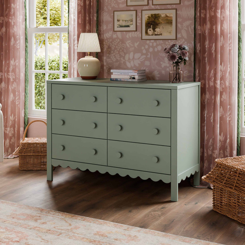 Sammy Scallop 6-Drawer Dresser