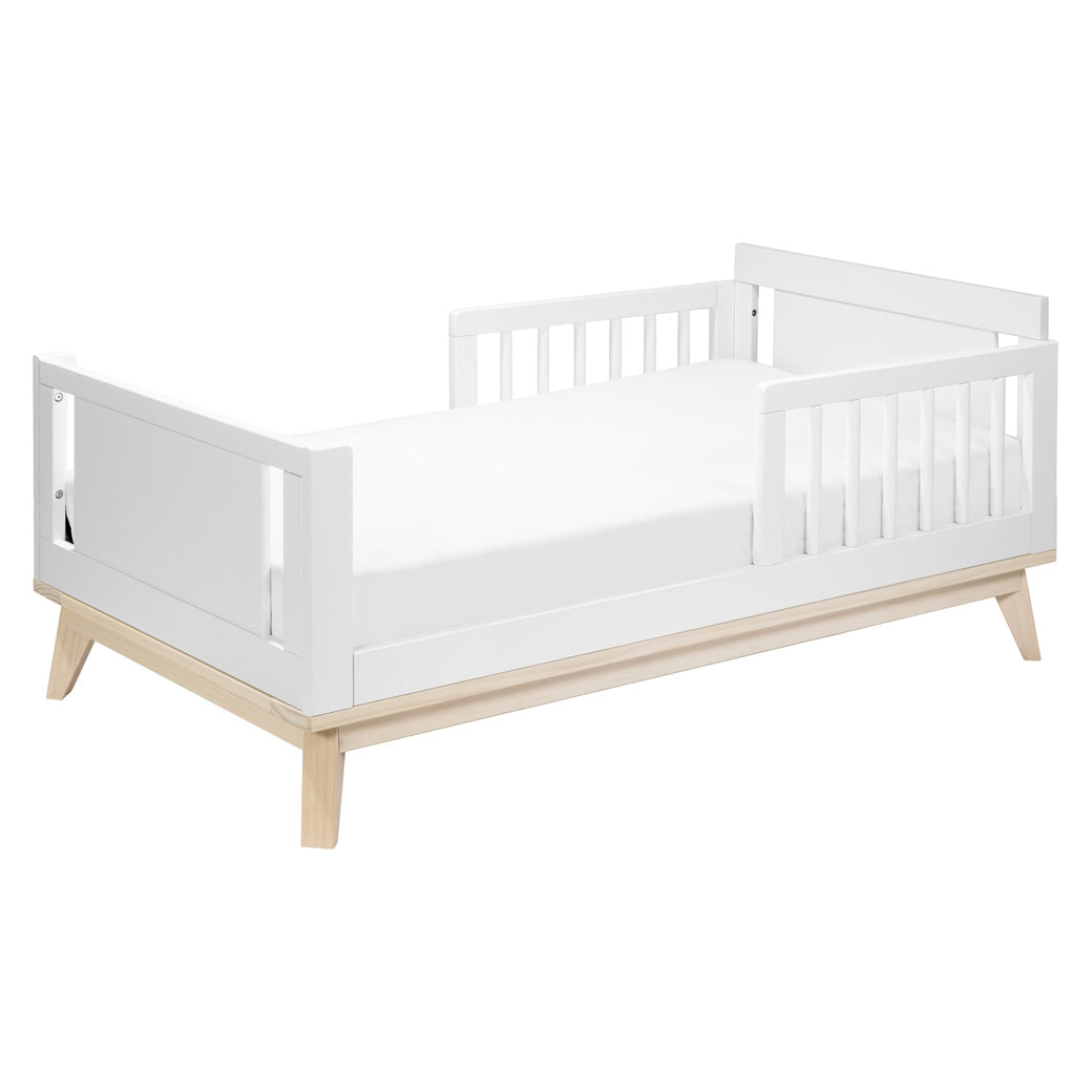Junior Bed Conversion Kit For Hudson And Scoot Crib with natural base in -- Color_White