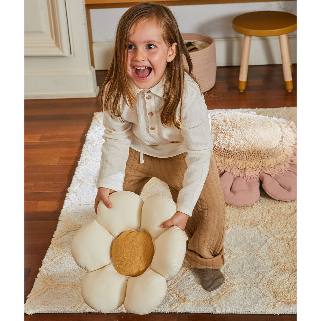 Little Daisy Cushion