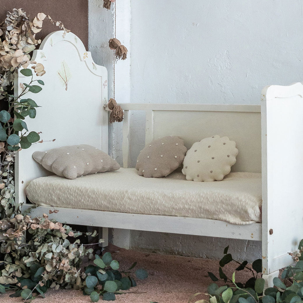 Round Knitted Cushion