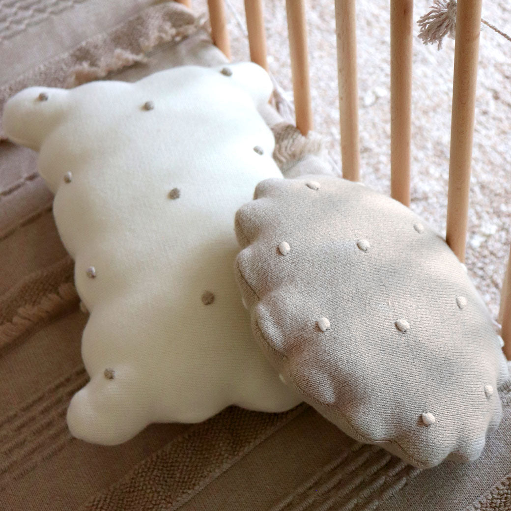 Round Knitted Cushion