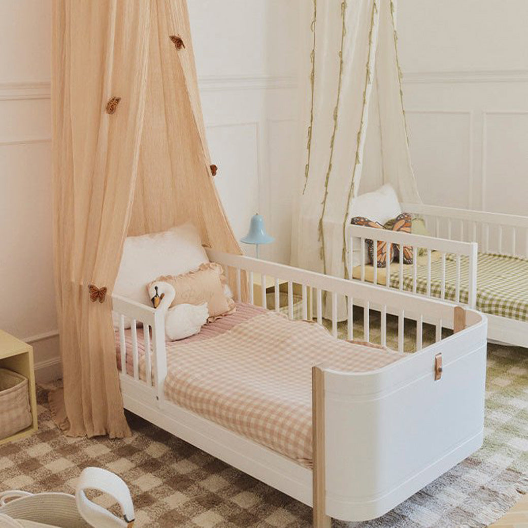 Swan Crepe Canopy