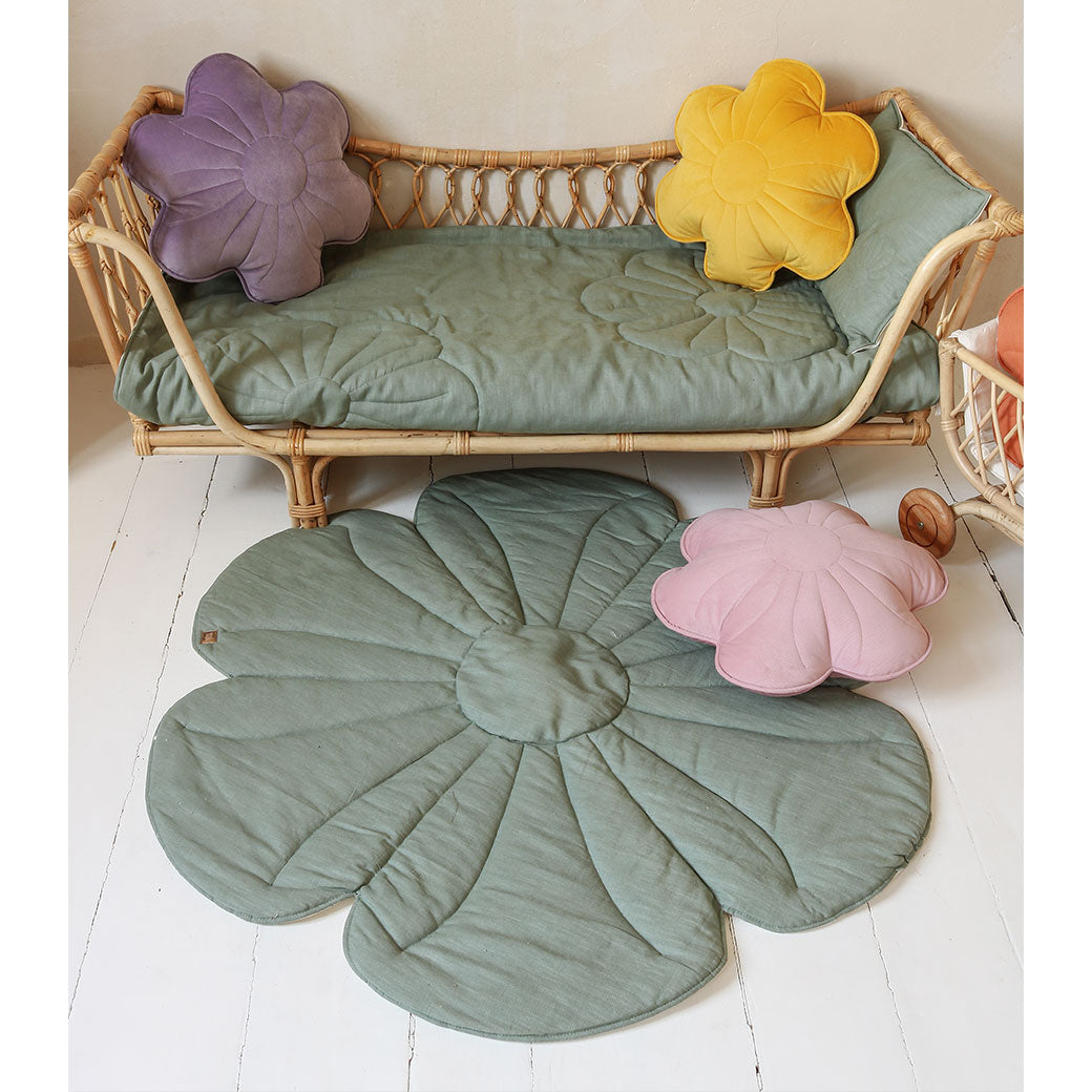 Linen Flower Mat