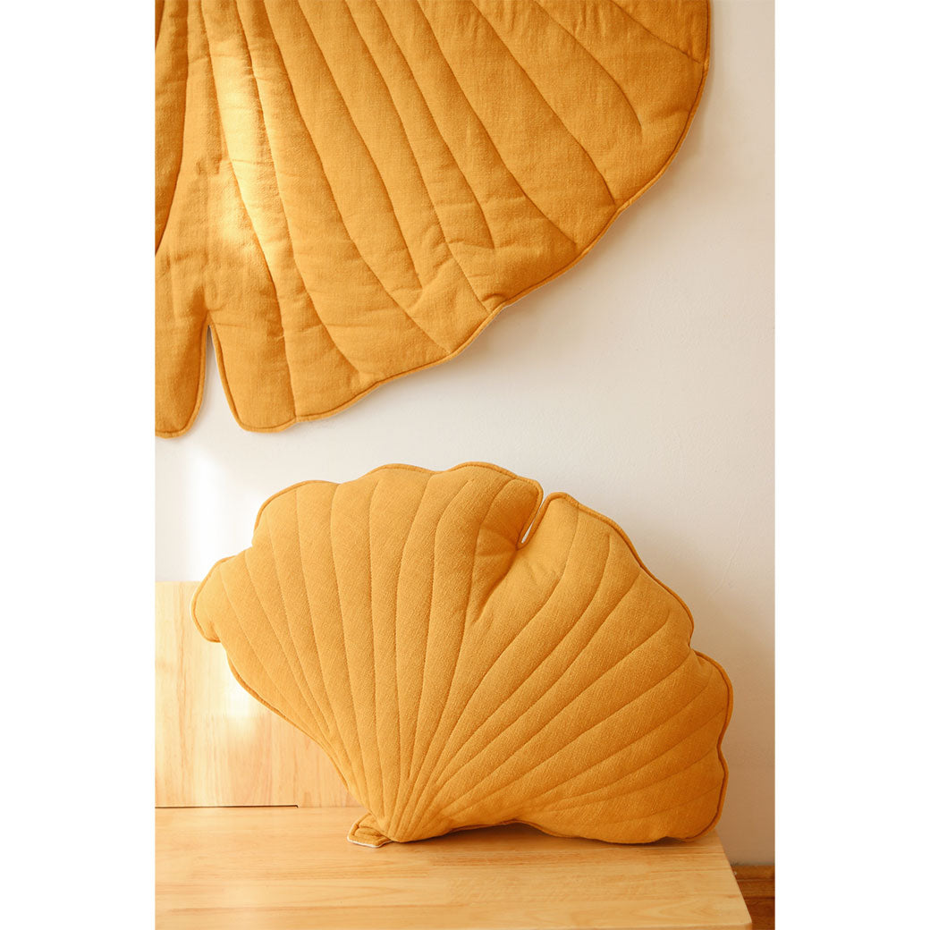 Linen Ginkgo Leaf Mat