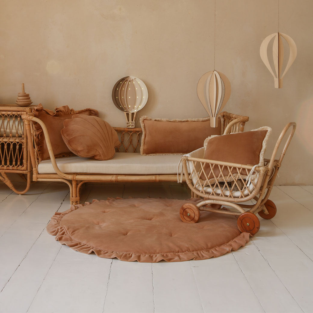 Round Mat with Frill