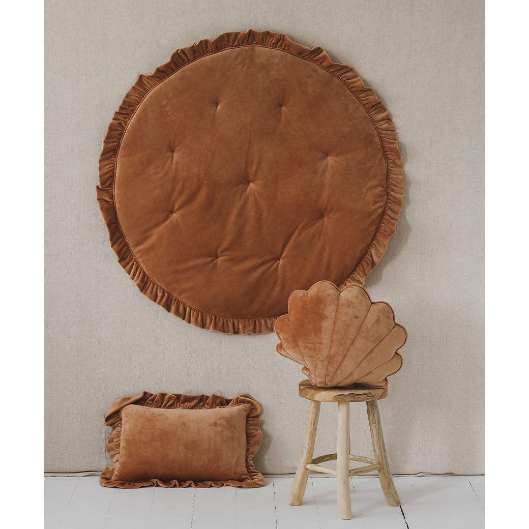 Round Mat with Frill