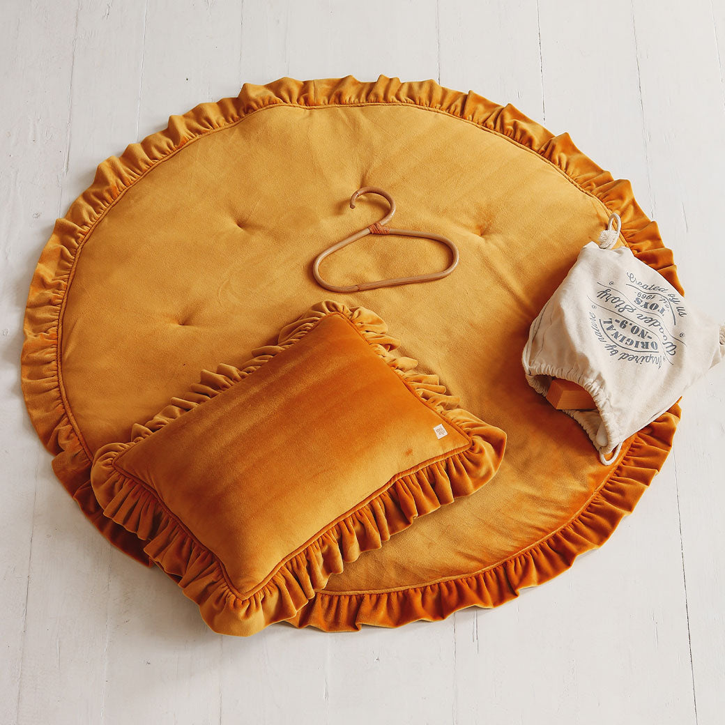 Round Mat with Frill