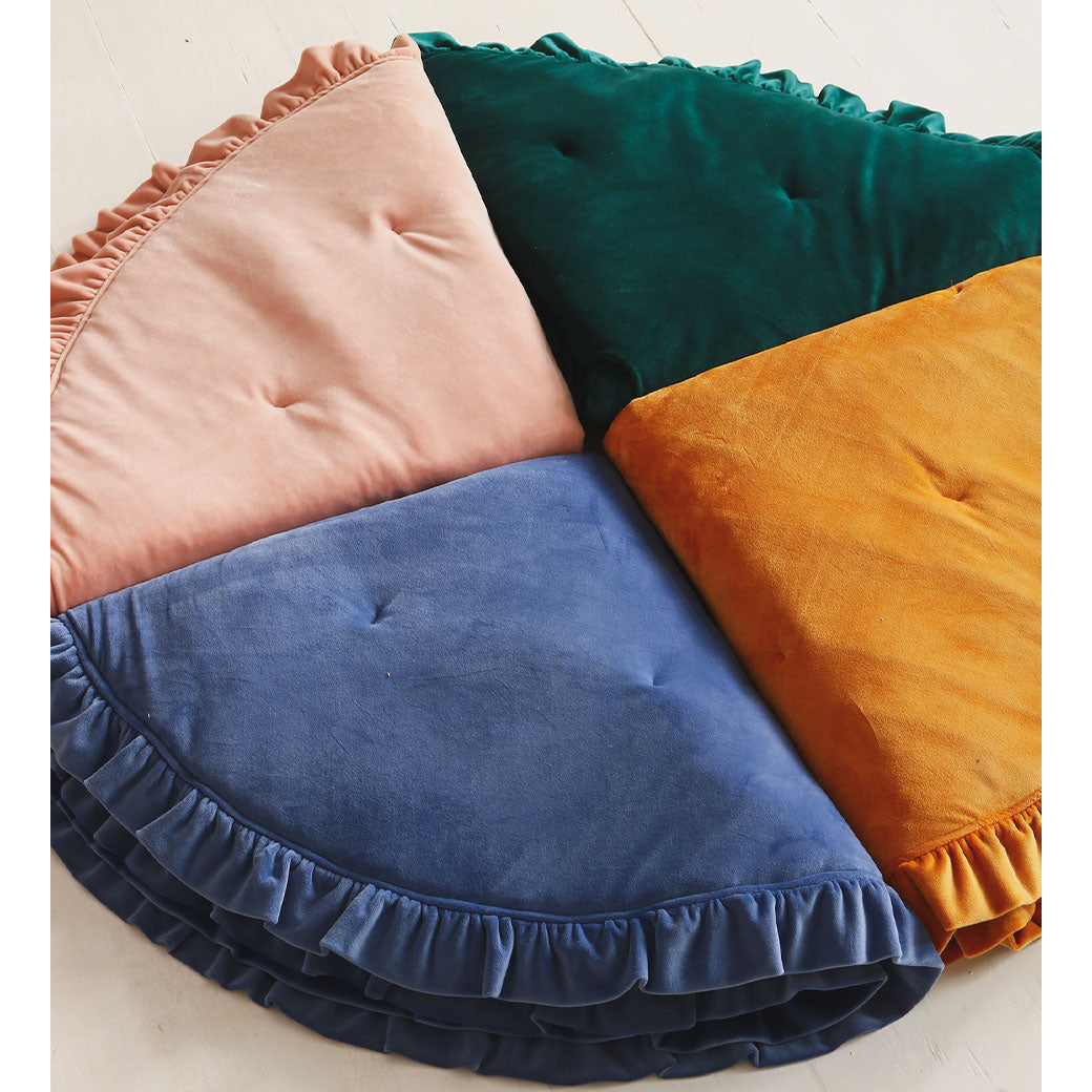 Round Mat with Frill