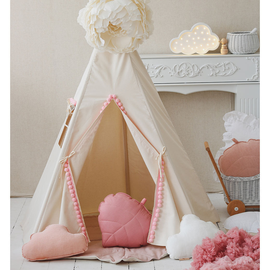 Teepee Tent with Pompoms