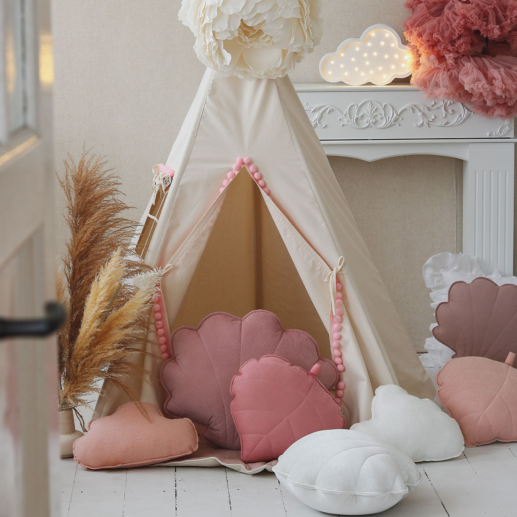 Teepee Tent with Pompoms