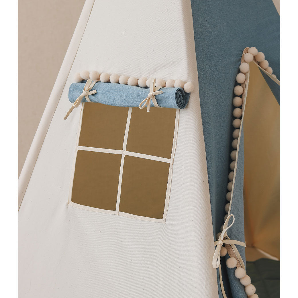 Teepee Tent with Pompoms