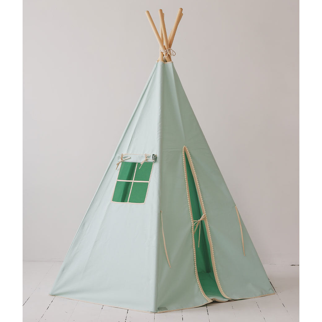 Teepee Tent with Pompoms