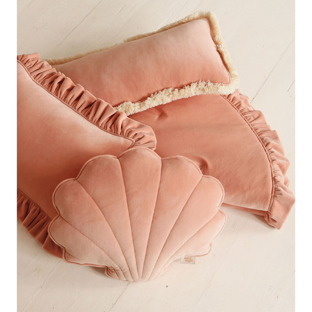 Velvet Shell Pillow