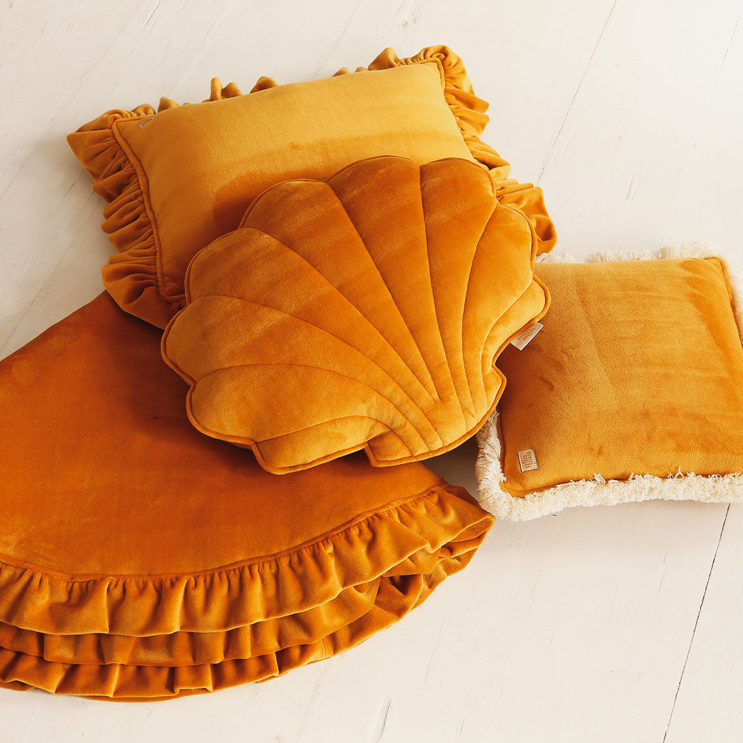 Velvet Shell Pillow