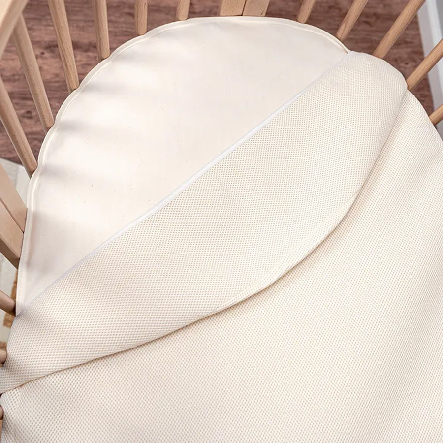 stokke sleepi midi matratze Naturepedic Stokke Sleepi Oval Crib Mattress