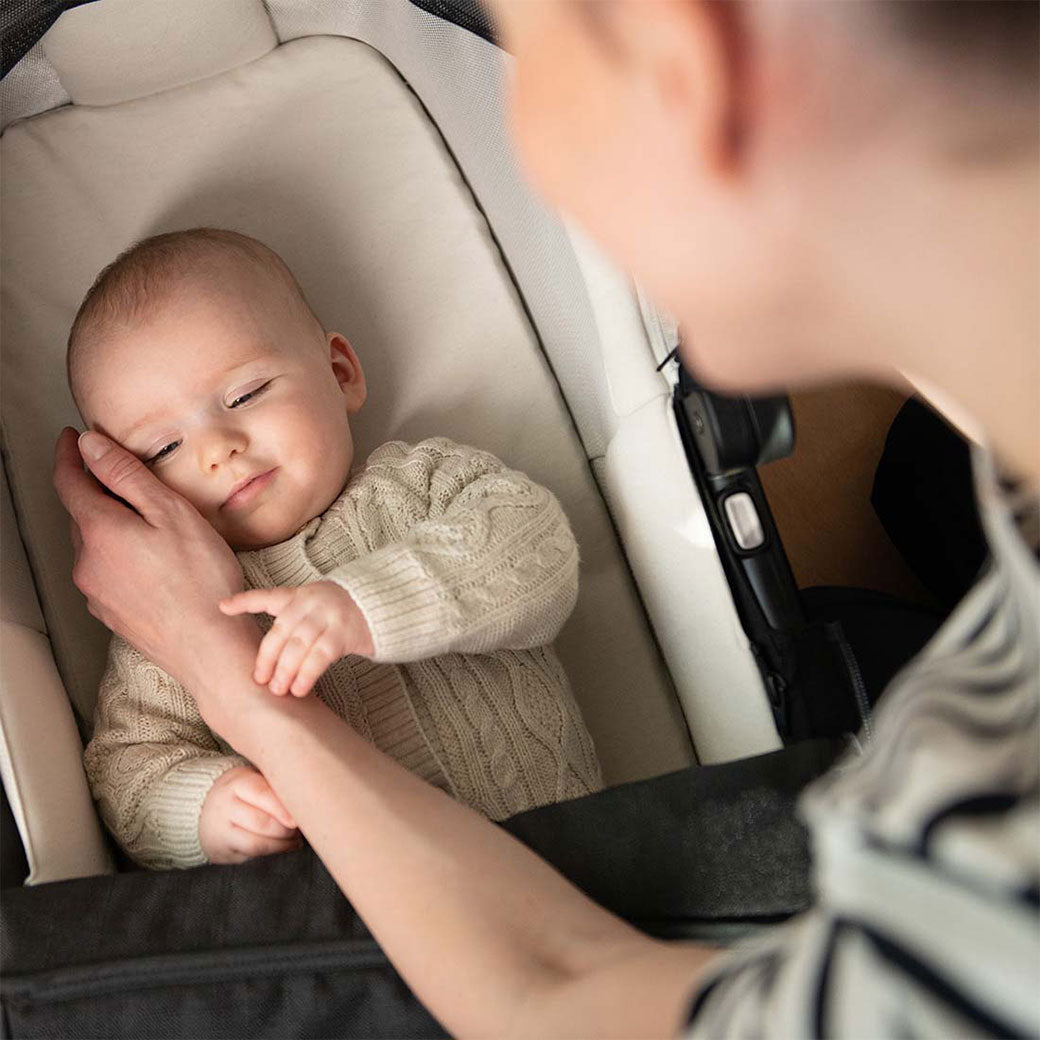 SWIV & TRIV Series Bassinet + Stand