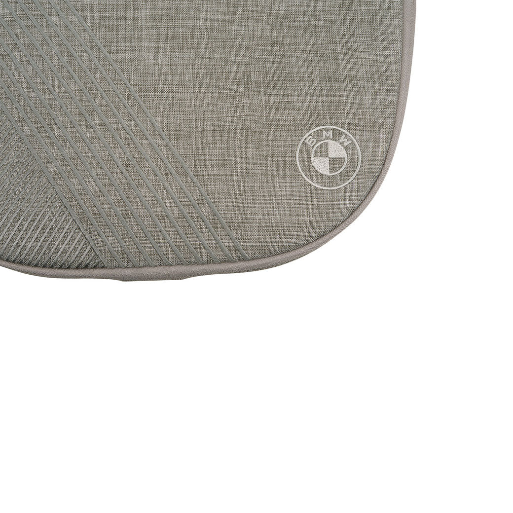SWIV & TRIV Series Bassinet + Stand