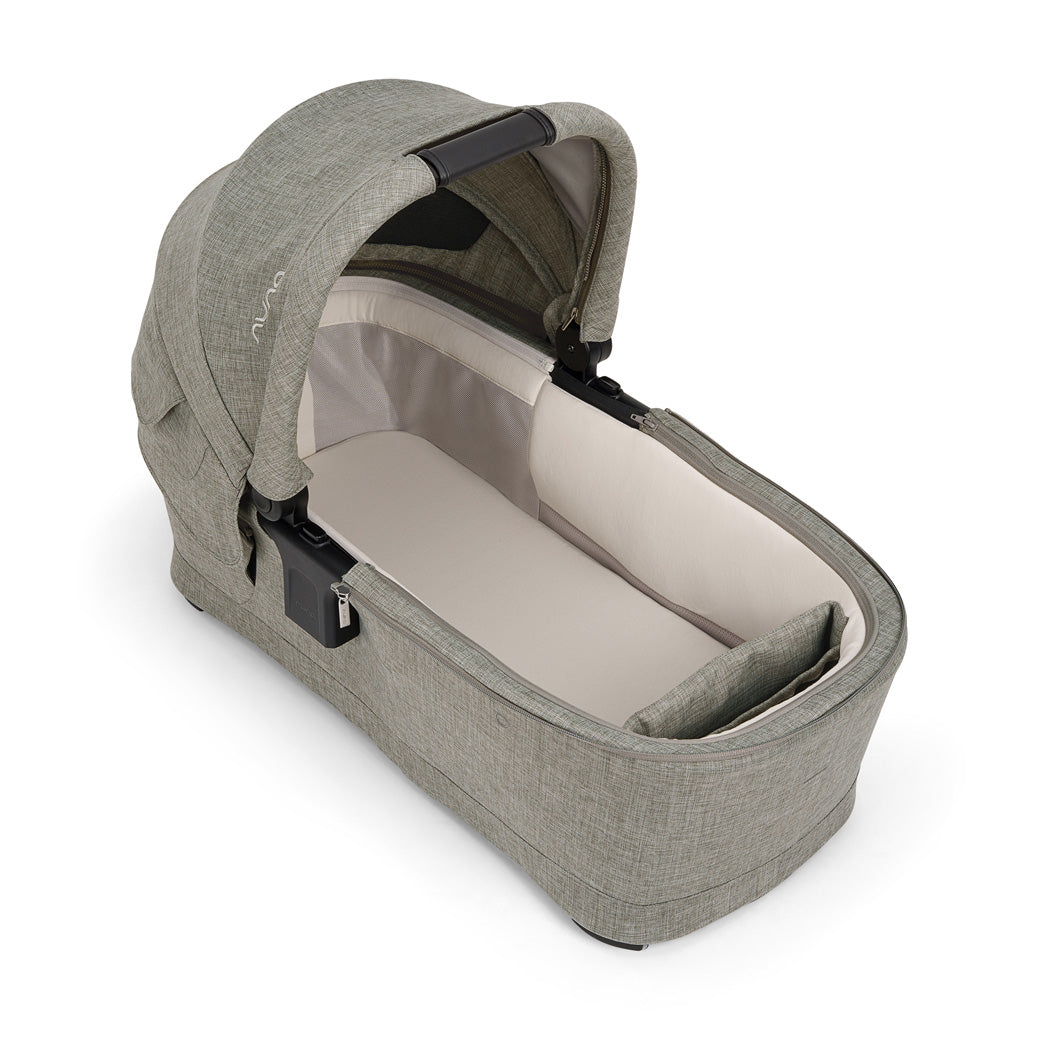 SWIV & TRIV Series Bassinet + Stand