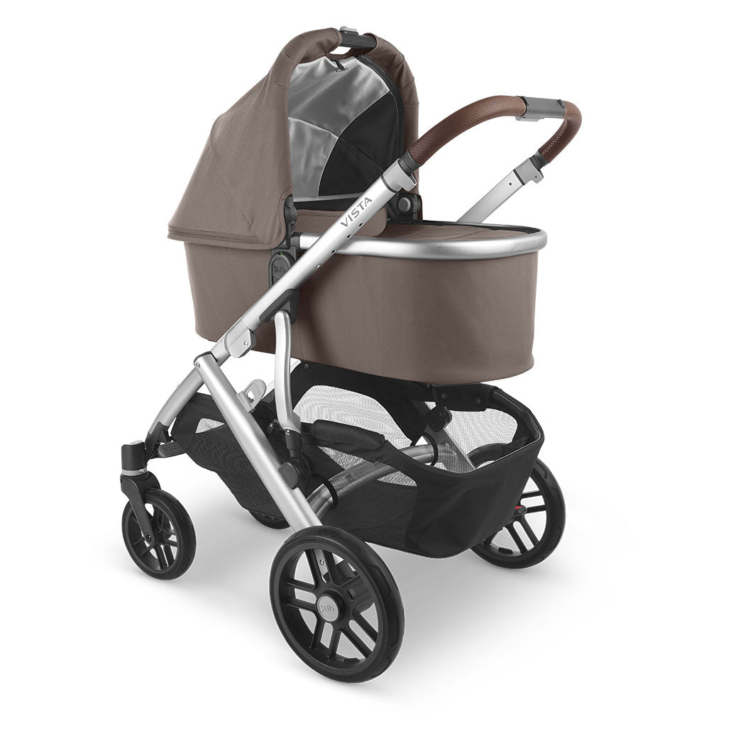 Angled view of the bassinet on the Uppababy Vista V2 in -- Color_Theo