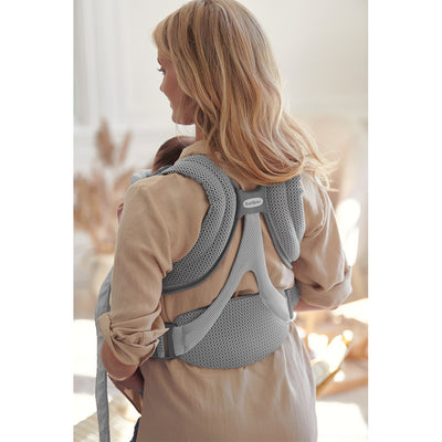 Back view of straps on the BABYBJÖRN Baby Carrier Free in -- Color_Gray 3D Mesh