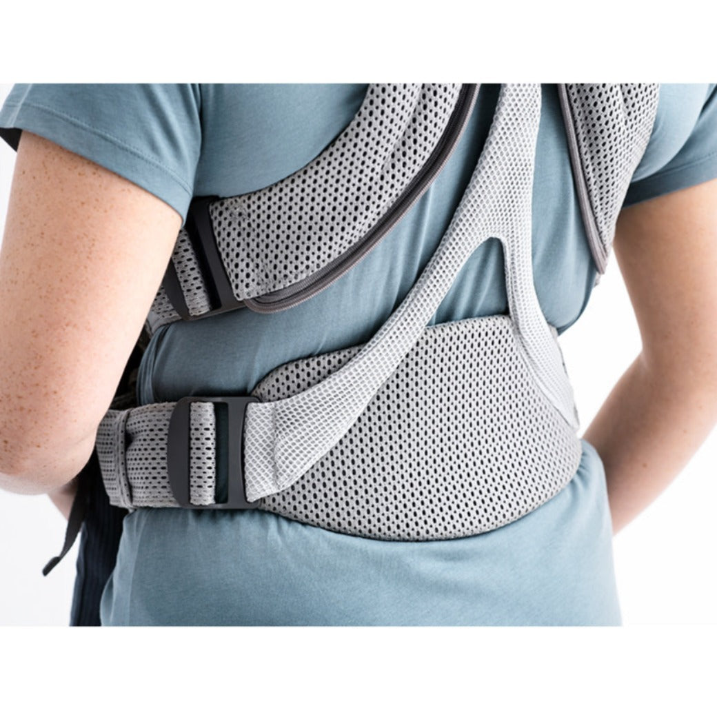 Up close texture of the back of BABYBJÖRN Baby Carrier Free in -- Color_Gray 3D Mesh