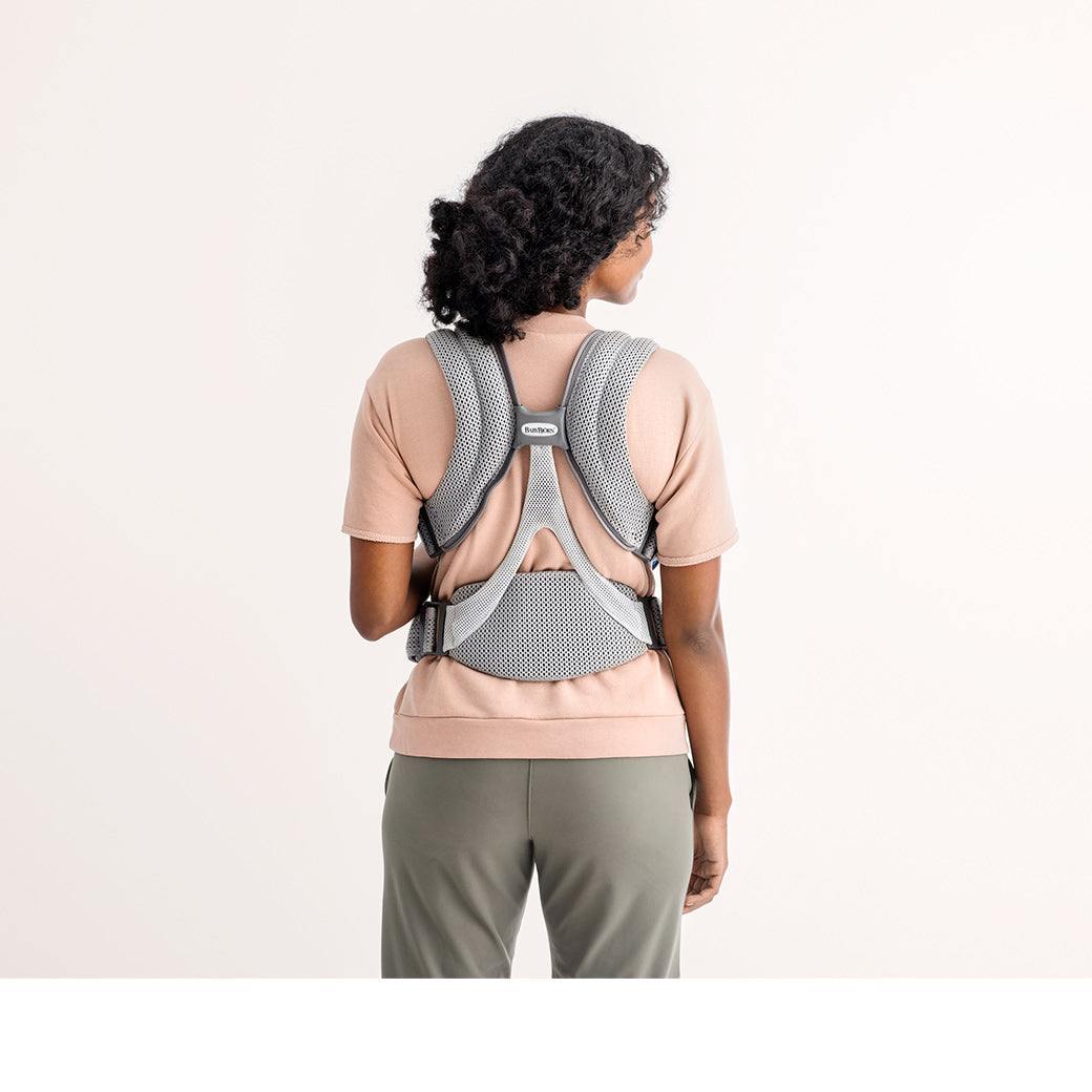 image of back straps on mom in BABYBJÖRN Baby Carrier Free in -- Color_Gray 3D Mesh