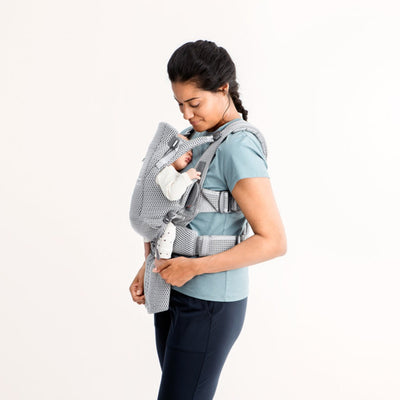 Side view of baby sleeping in BABYBJÖRN Baby Carrier Free in -- Color_Gray 3D Mesh
