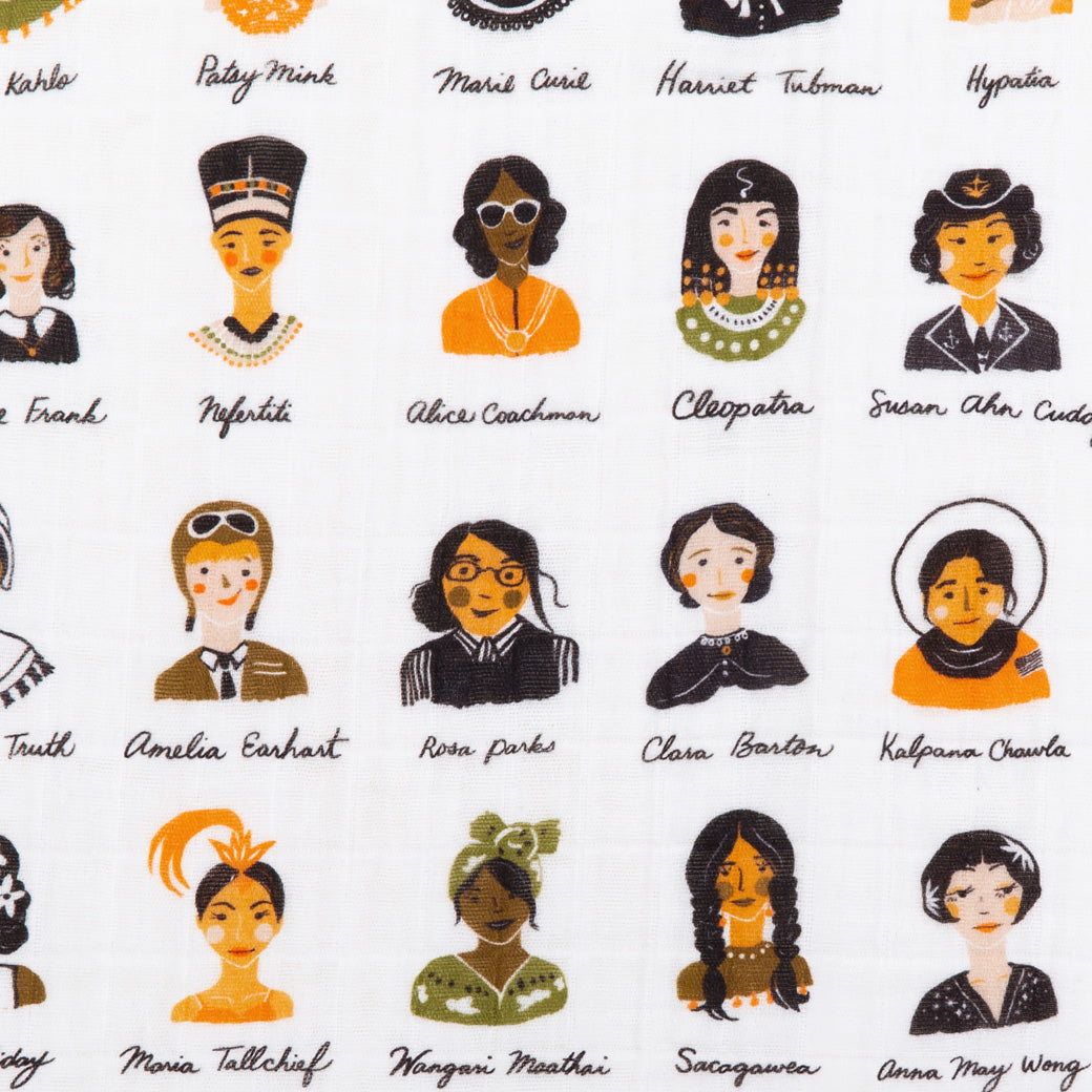 Closeup of the Babyletto All-Stages Bassinet Sheet In GOTS Certified Organic Muslin Cotton in -- Color_Women In History