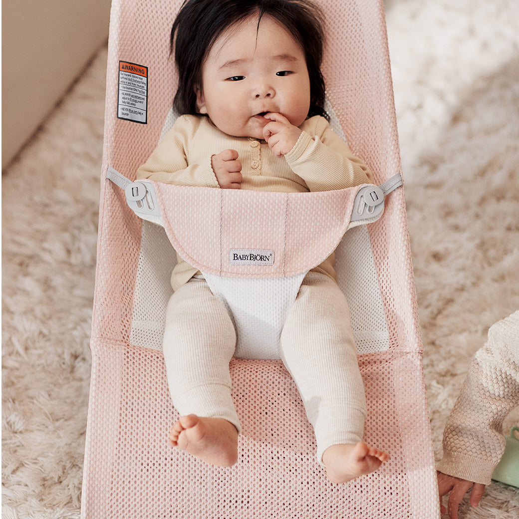 Small baby in BABYBJÖRN Bouncer Balance Soft in -- Color_Pearly Pink/White Mesh
