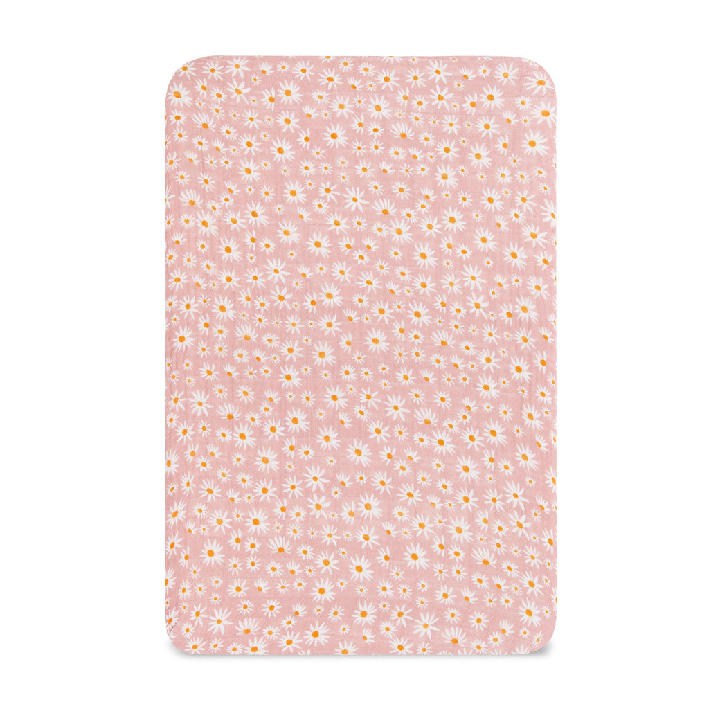 Front view of the Babyletto All-Stages Bassinet Sheet In GOTS Certified Organic Muslin Cotton in -- Color_Daisy