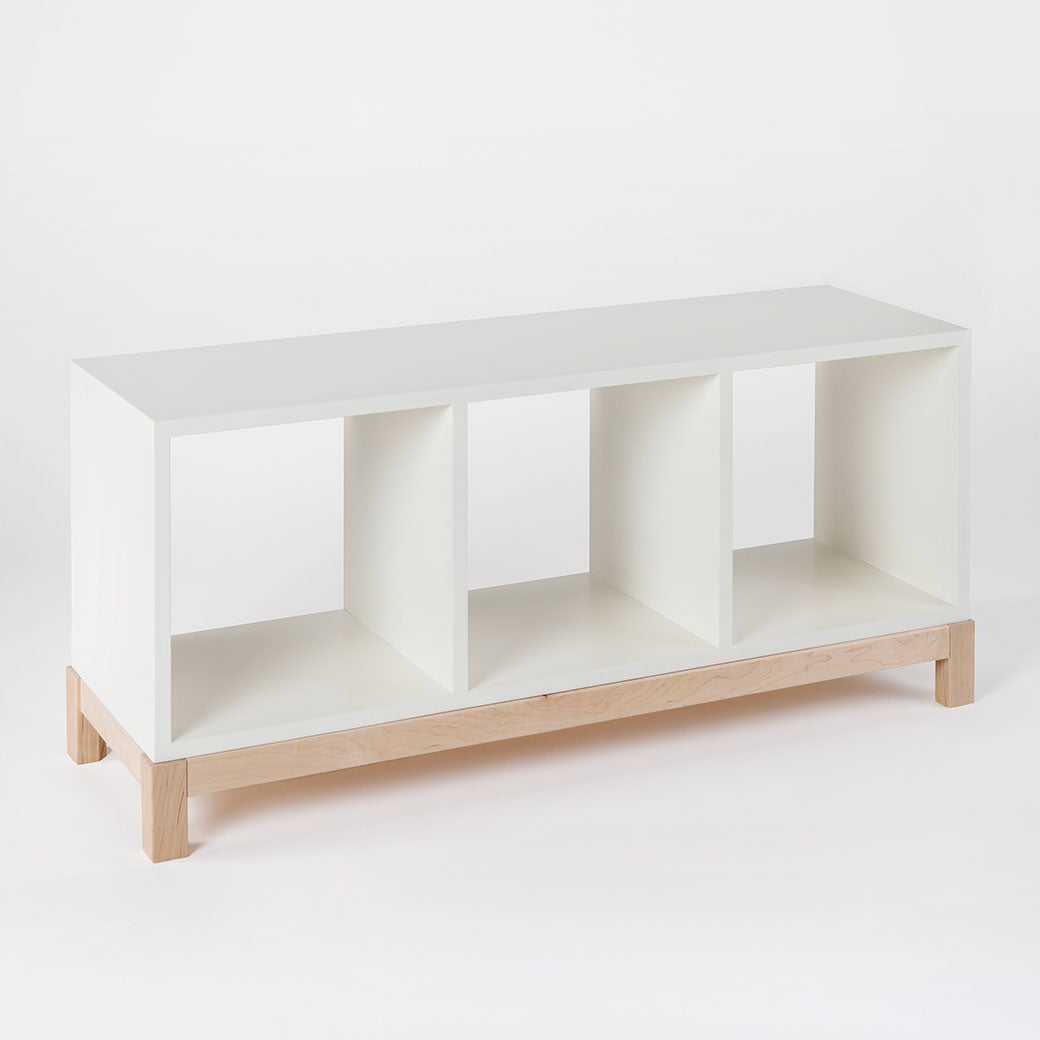 Milton & Goose Cubby Bench in -- Color_White